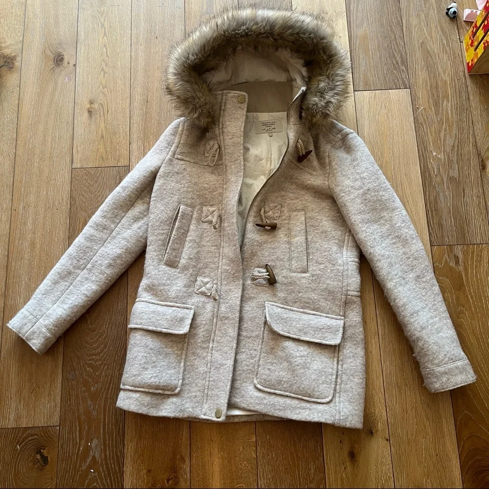 Zara winter jacket with hood with faux fur detachable size medium - Picture 4 of 5